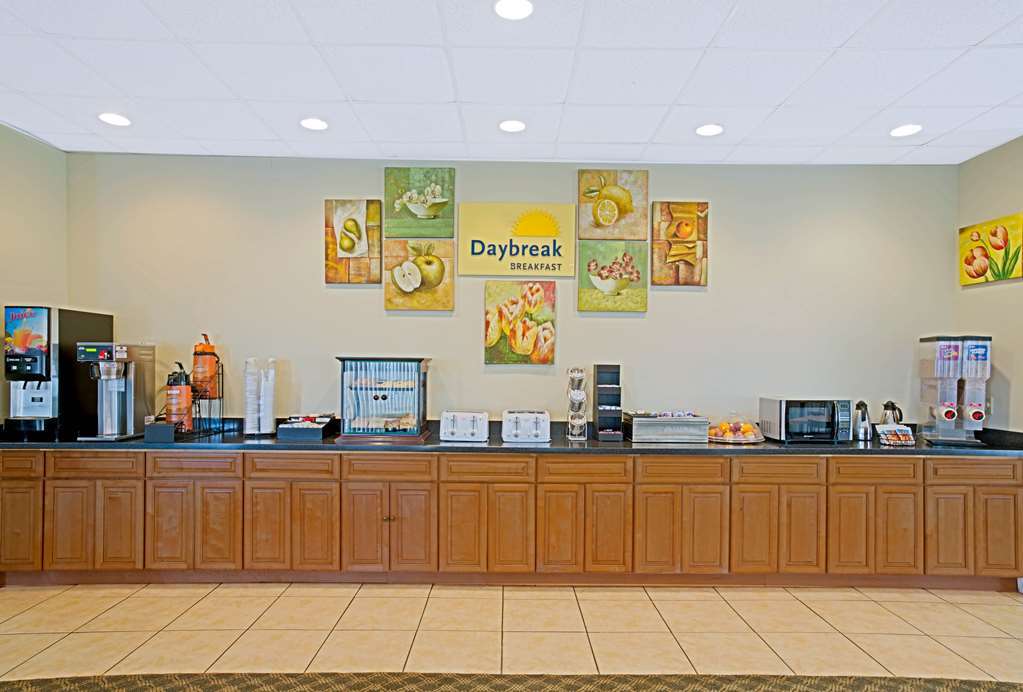 Days Inn & Suites By Wyndham Clermont Facilities photo